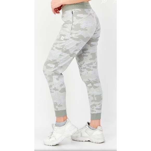 We Wander Women Pull on Camouflage Sweatpants, Light Grey‎ Combo Size Medium - Picture 3 of 16